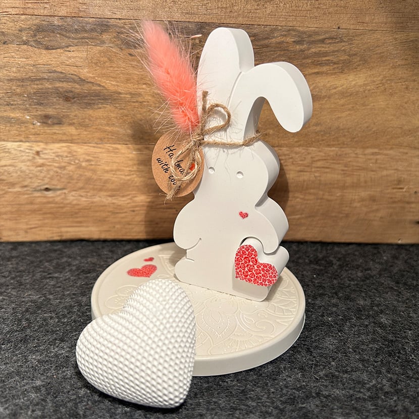 Jedes Set ein Unikat: Keramikhase mit Herz