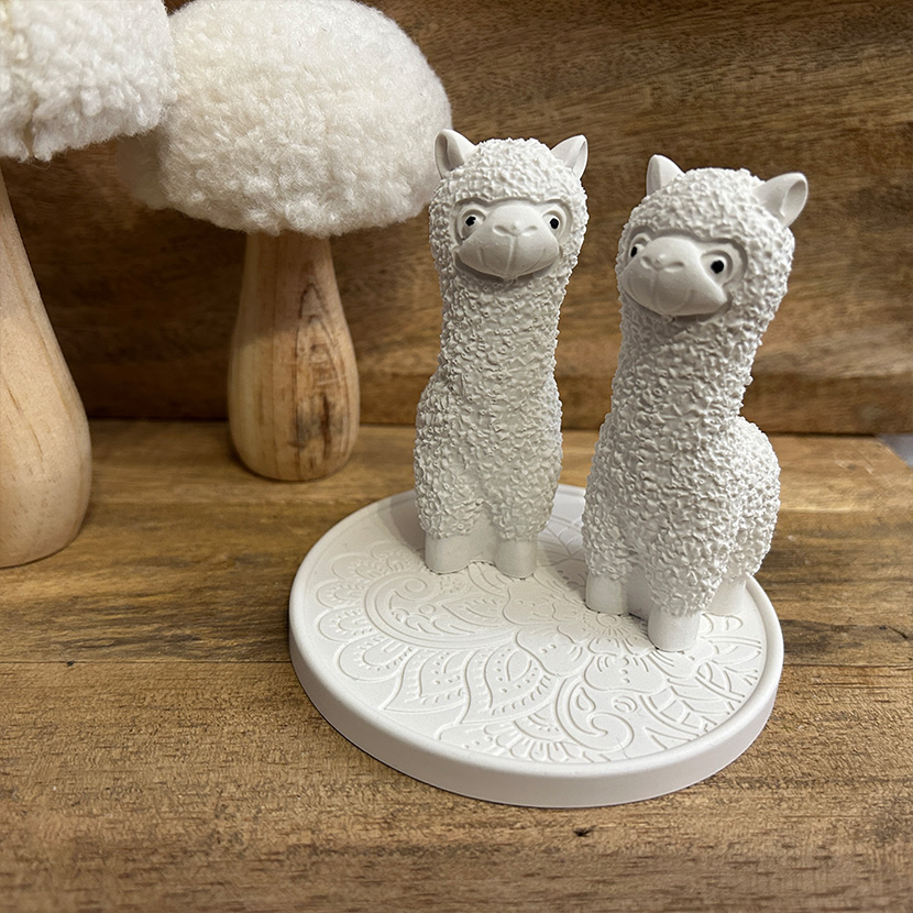 Alpaka-Figuren mit Blumen-Untersetzer – Bild 6