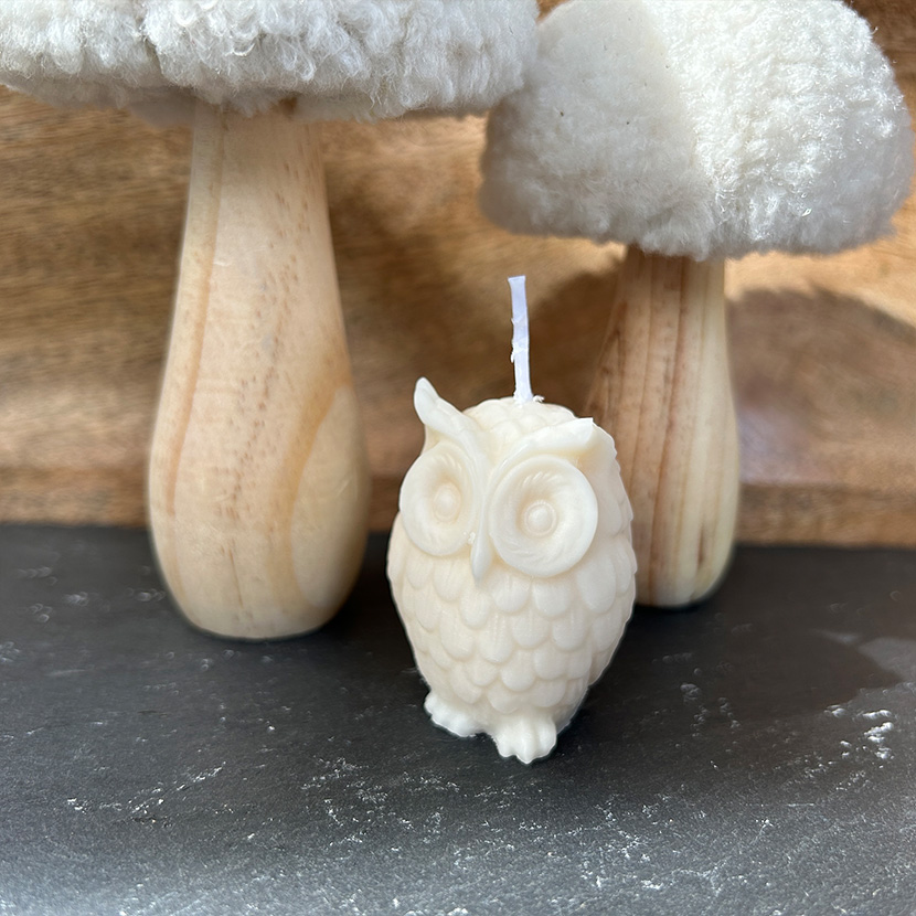 Kleine Eule in Kerzenform