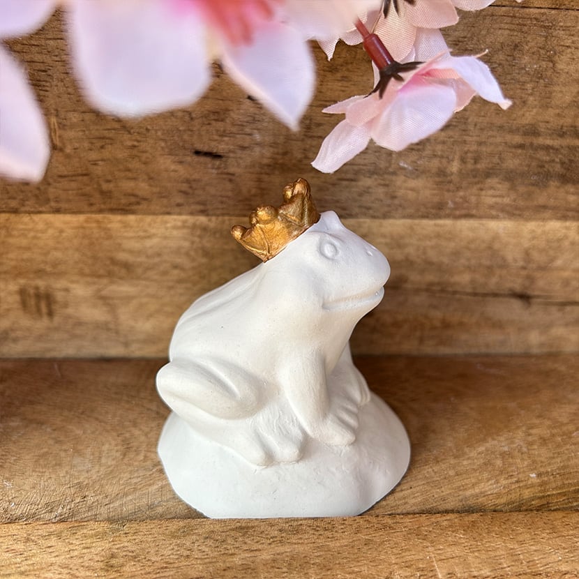 Froschkönig mit goldener Krone