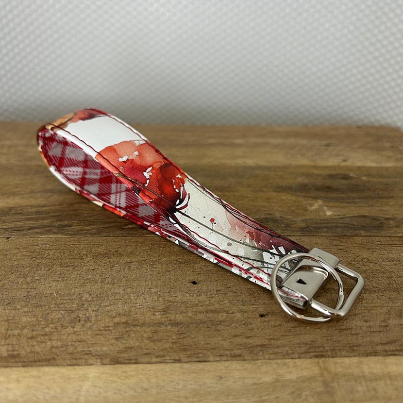 Handgemachter Schlüsselanhänger aus Kunstleder – Bild 5