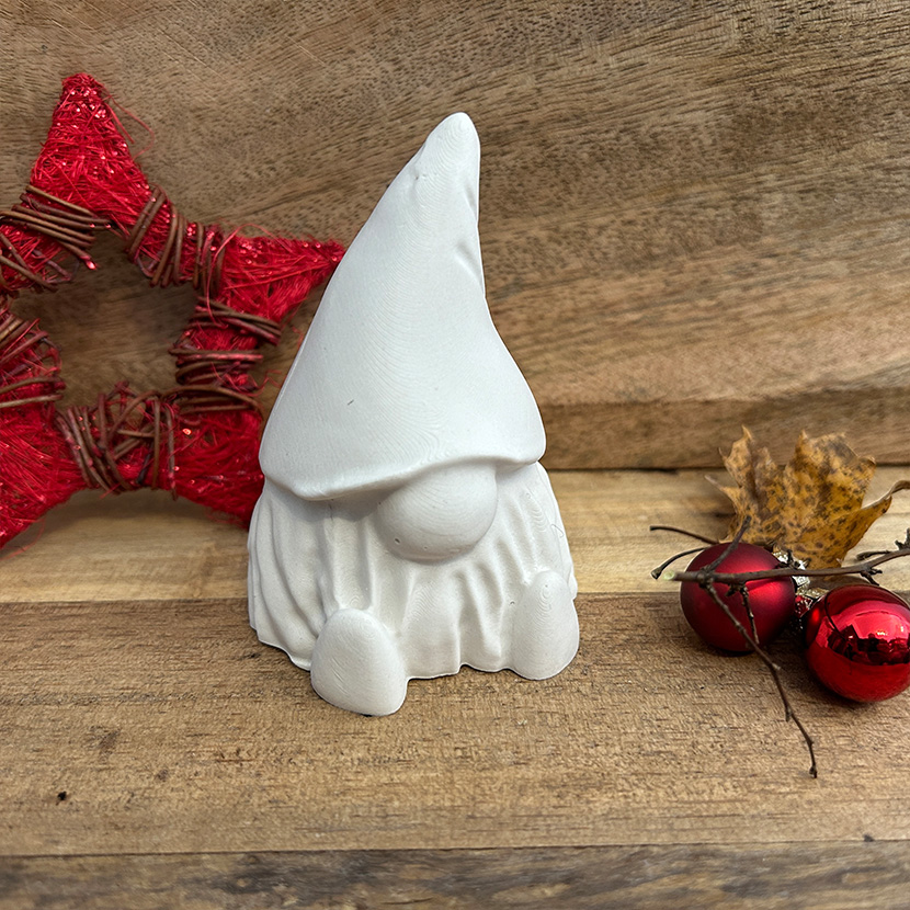 Sitzender Wichtel aus Keramik