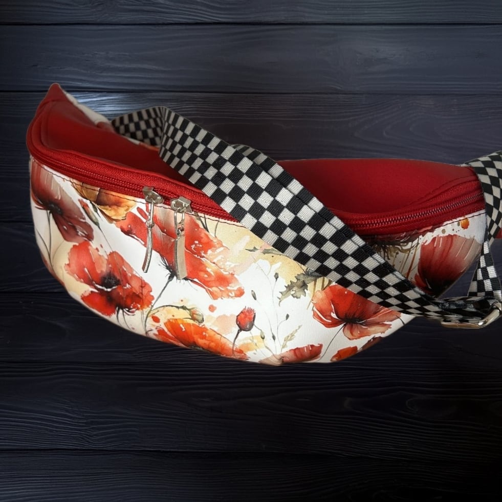 Handgemachte Schultertasche mit Mohnblumen-Design