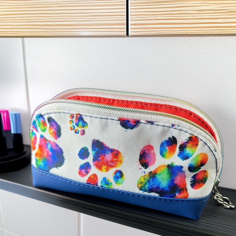 Handgemachtes Make-up-Täschchen mit Pfoten-Print
