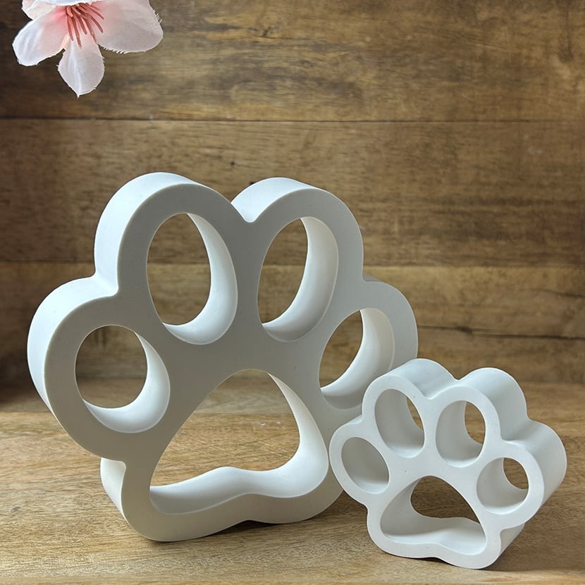 Pfotenreliefs im 2er Set aus weißer Gießkeramik – moderne Deko für Tierfreunde und liebevolle Wohnakzente