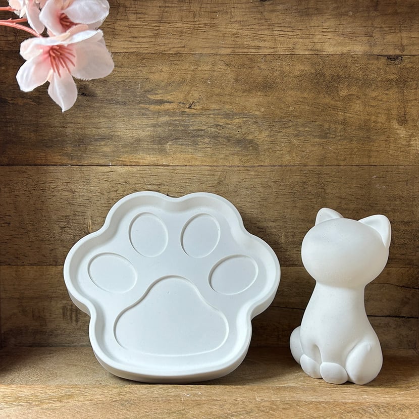 Katze auf Pfotenuntersetzer – Bild 2