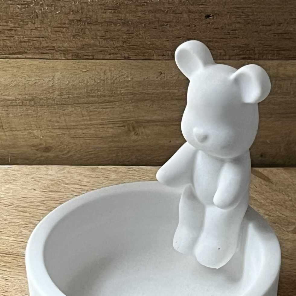 Keramikkunst aus Gießkeramik, handgefertigt in Solingen (Art.TSK-0093-SCHALE-RUND-BAER-DETAIL)