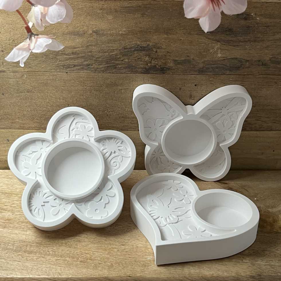 Keramikkunst aus Gießkeramik, handgefertigt in Solingen (Art.TSK-0094-TEELICHTHALTER-BLUME-HERZ-SCHMETTERLING-SET-SING)