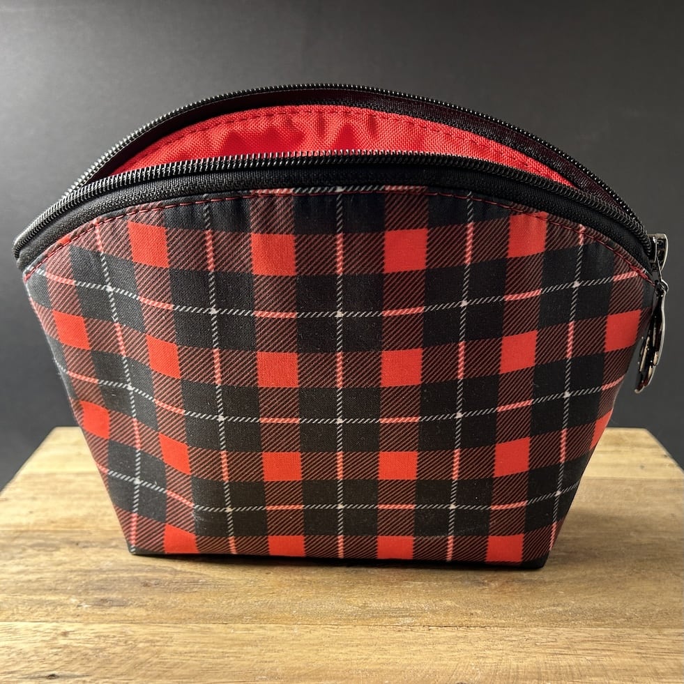 Keramikkunst aus Gießkeramik, handgefertigt in Solingen (Art.TSL-0020-KOSMETIKTASCHE-ROUNDTOP-SCHMINKTASCHE-HANDGEMACHT-VARIANTE-2)