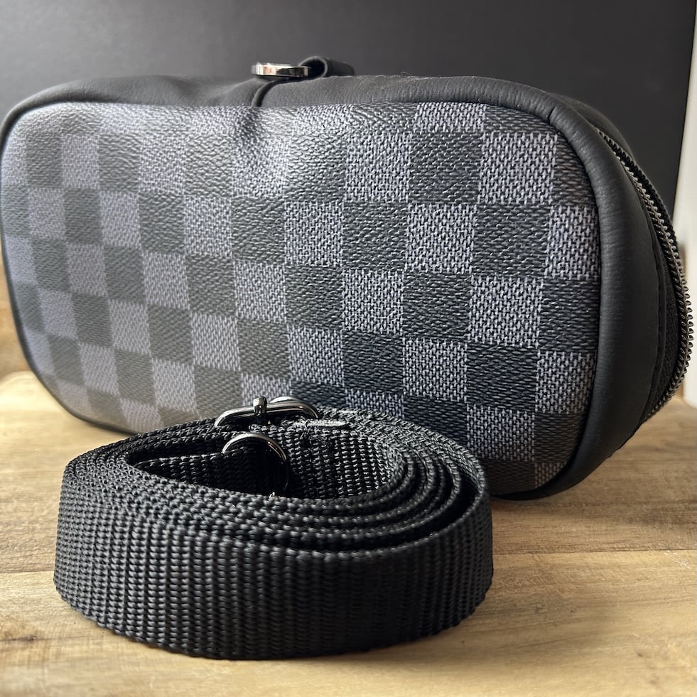 Keramikkunst aus Gießkeramik, handgefertigt in Solingen (Art.TSL-0021-KLEINE-CROSSBODY-BAG-SCHWARZ-KARIERT-1)