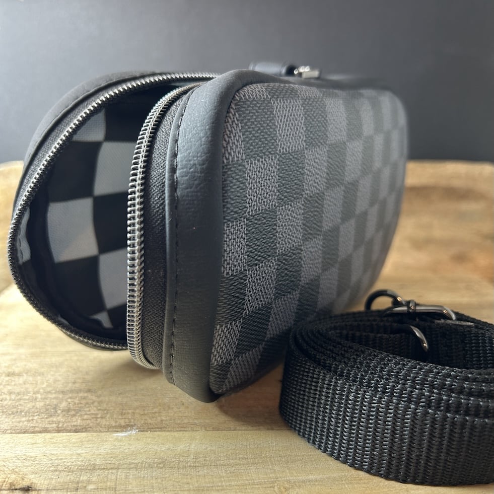 Keramikkunst aus Gießkeramik, handgefertigt in Solingen (Art.TSL-0021-KLEINE-CROSSBODY-BAG-SCHWARZ-KARIERT-2)
